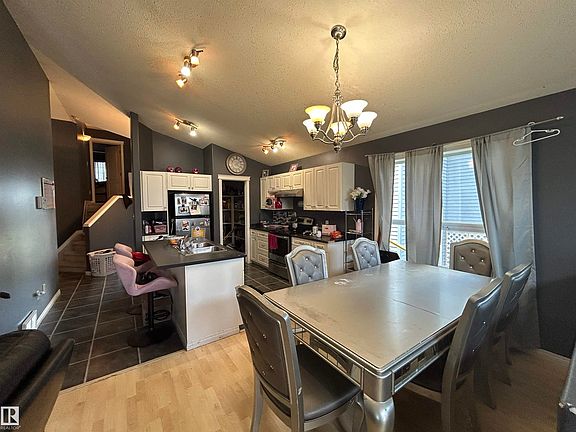 4th image of 17 Willowby Close