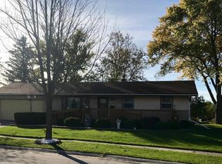 5587 Oakwood Cir, Greendale, WI 53129