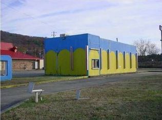 318 E Blue Mountain Rd, Anniston, AL 36201