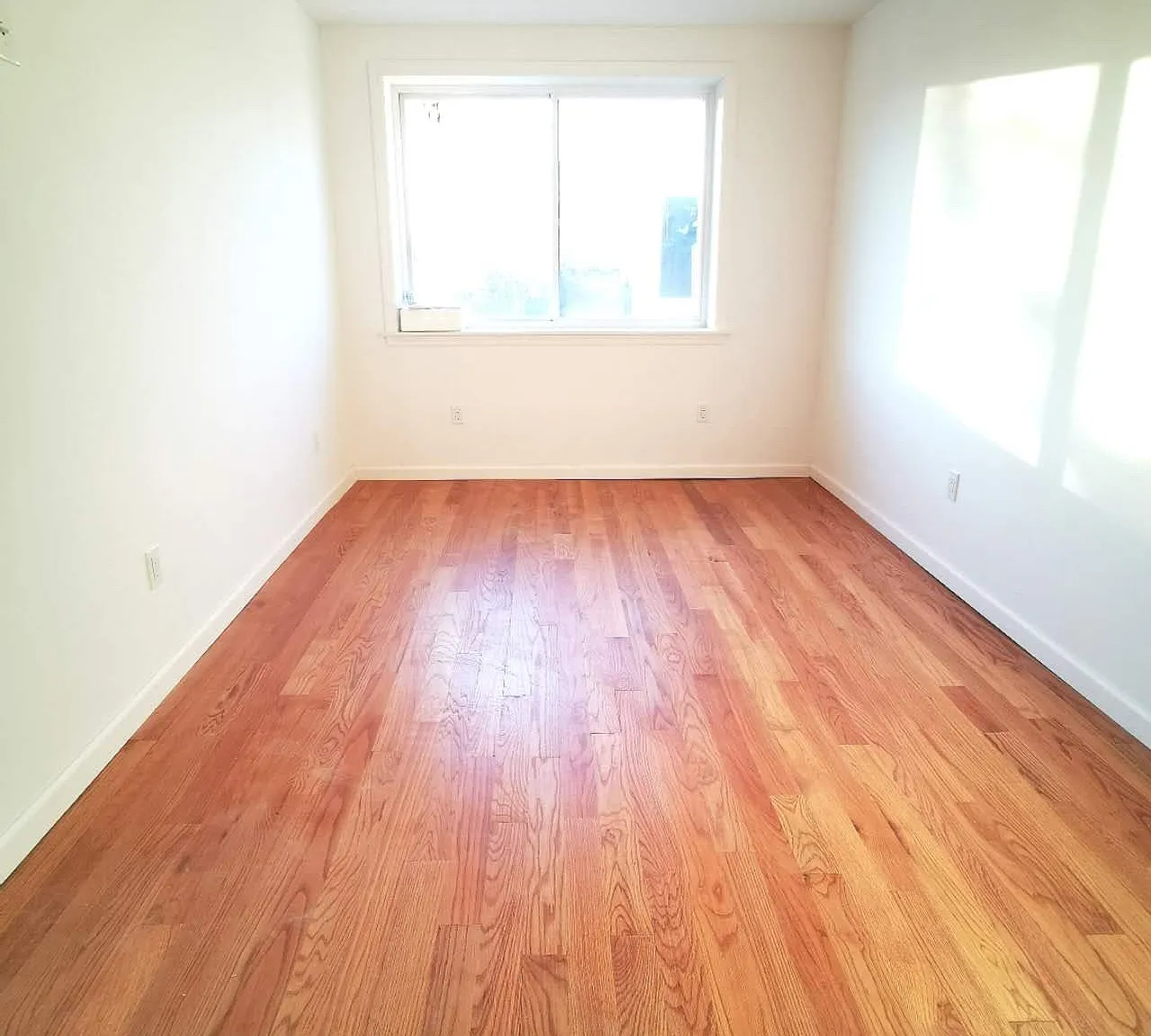 2 bed, 700 sqft, $2,500 — Photo 3