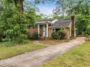 2101 Briarwood Dr, Greensboro, NC 27403