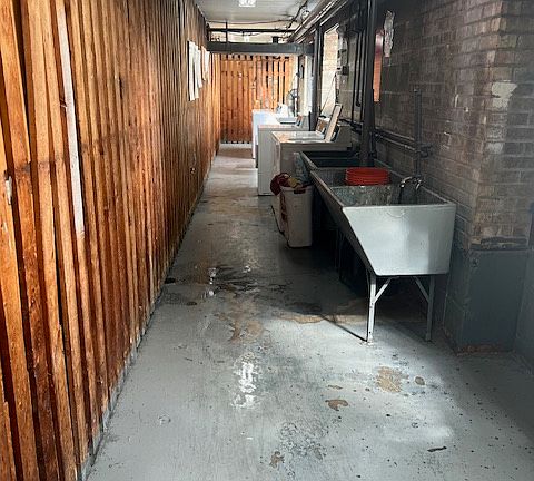 4th image of 2025 W Granville Ave #1