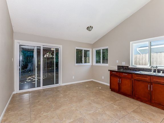 5th image of 2605 Stingray Ct
