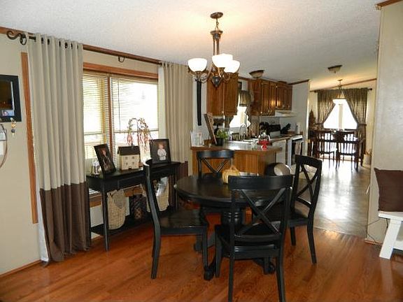 5th image of 159 Alexander Crossings Dr