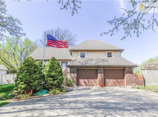 6322 Woodland Dr, Shawnee, KS 66218