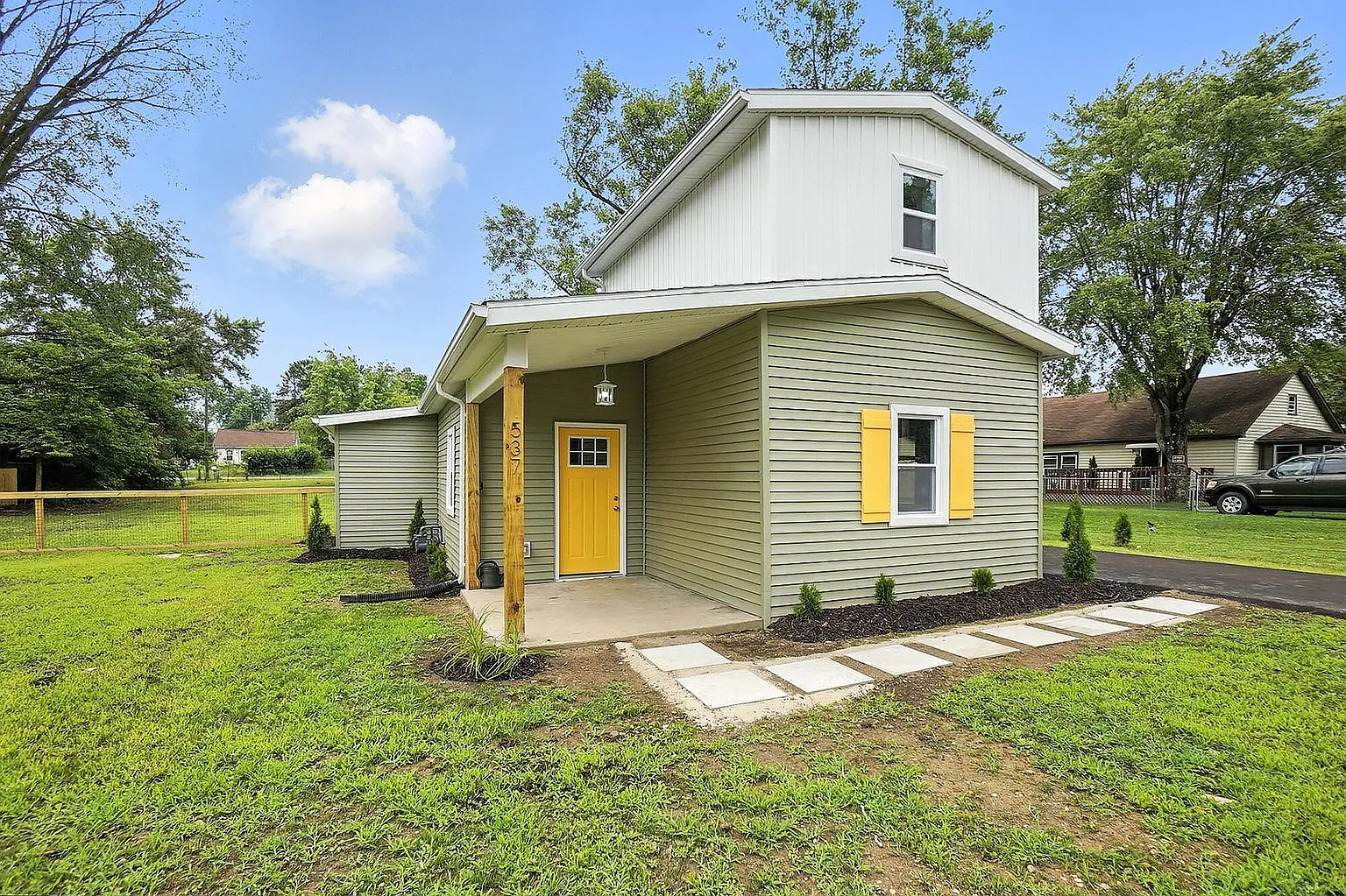 537 Lyle Ave photo 1