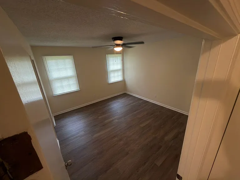 1917 Kathleen Dr — Photo 9