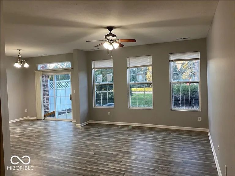 5608 Castor Way — Photo 7