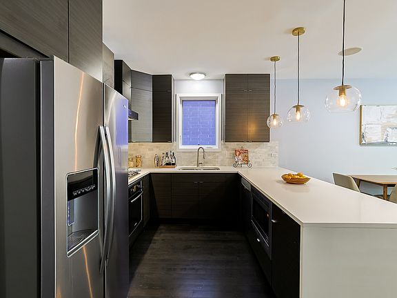 3rd image of 1918 W Armitage Ave APT 1B