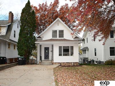 918 S 38th St, Omaha, NE, 68105