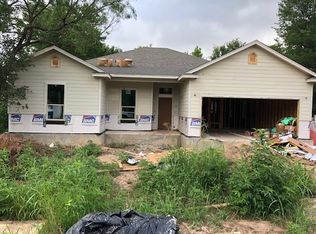 290 E Keanahalululu Ln, Bastrop, TX 78602