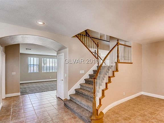 3rd image of 374 Suzanne Peak Ct