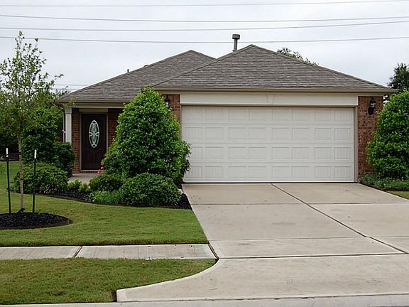 2nd image of 1315 Majestic Oak