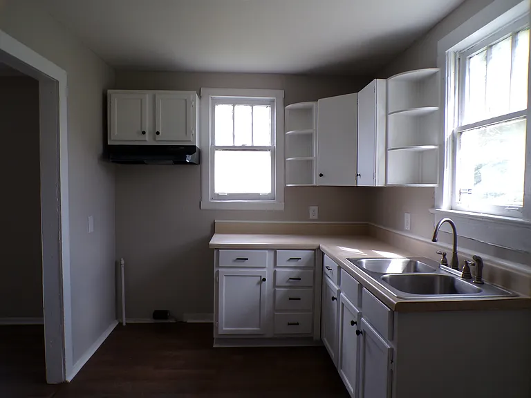 407 S Park Rd SW — Photo 3