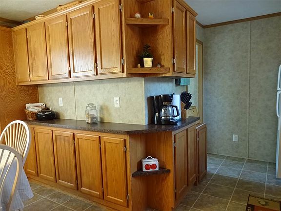 5th image of 117 White Oak Dr