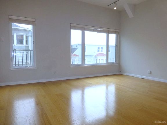 5th image of 2025 Broderick St APT 8
