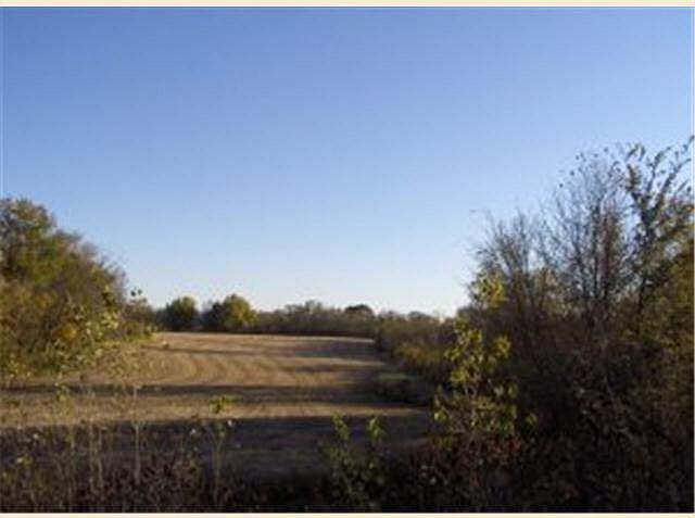 2nd image of xxx Cedar Avenue N
