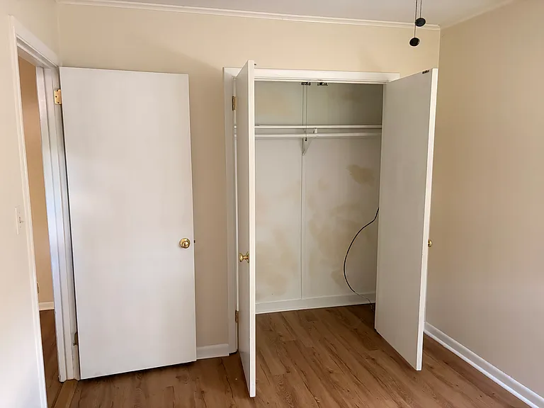 4203 Crestview Dr — Photo 22