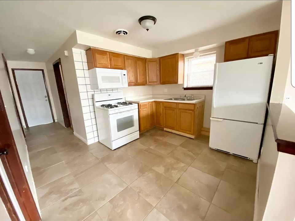 1st image of 1011 S 14th Ave