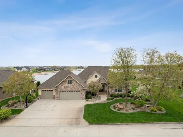 21842 Bayshore Dr, Columbus, NE 68601