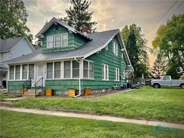 116 W Saint Clair St, Swanton, OH 43558