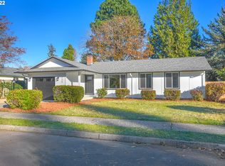 208 SE Ankeny Cir, Portland, OR 97233