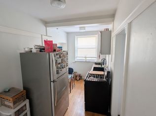 1223 W Victoria St #2, Chicago, IL 60660