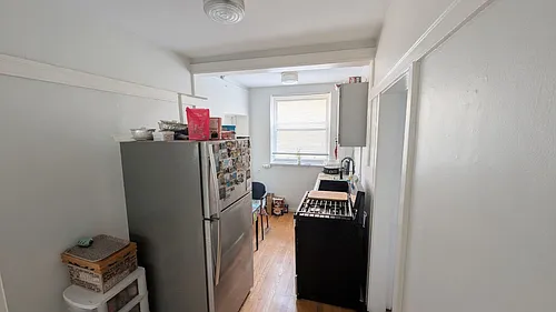 1223 W Victoria St #2 Photo 1