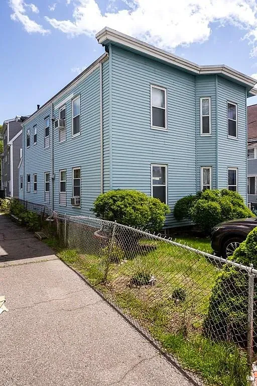 3 bed, 1050 sqft, $2,800 — Photo 4