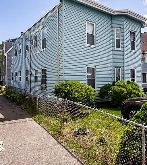 4 Lawrence Pl #4 — Photo 2