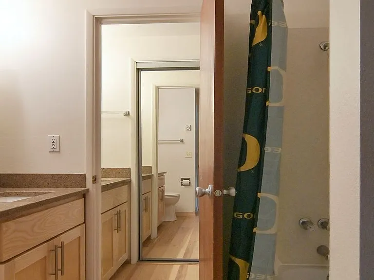 1437 High St — Photo 47