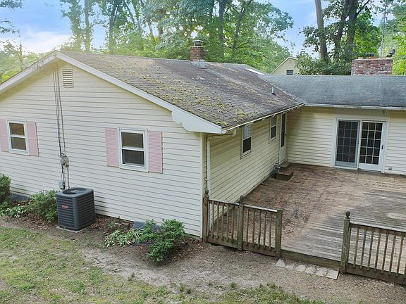 4th image of 21 Birdsall Dr