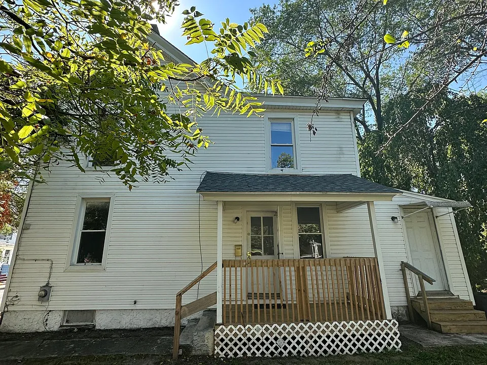 33 E Adams St #2