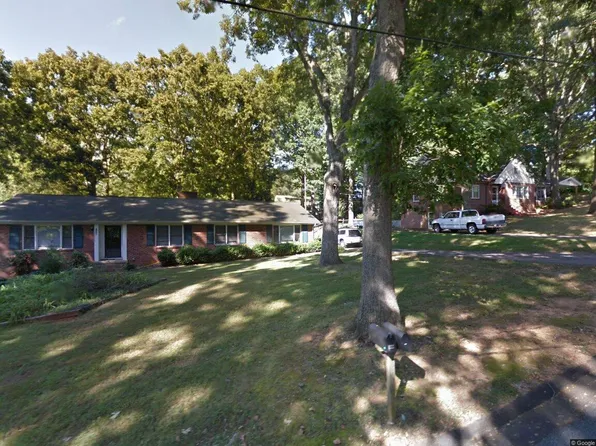 222 31st Ave NW, Hickory, NC 28601