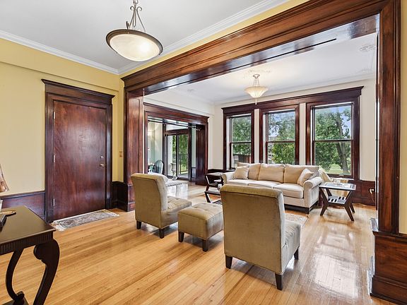 3rd image of 3733 S Lake Park Ave APT 2N