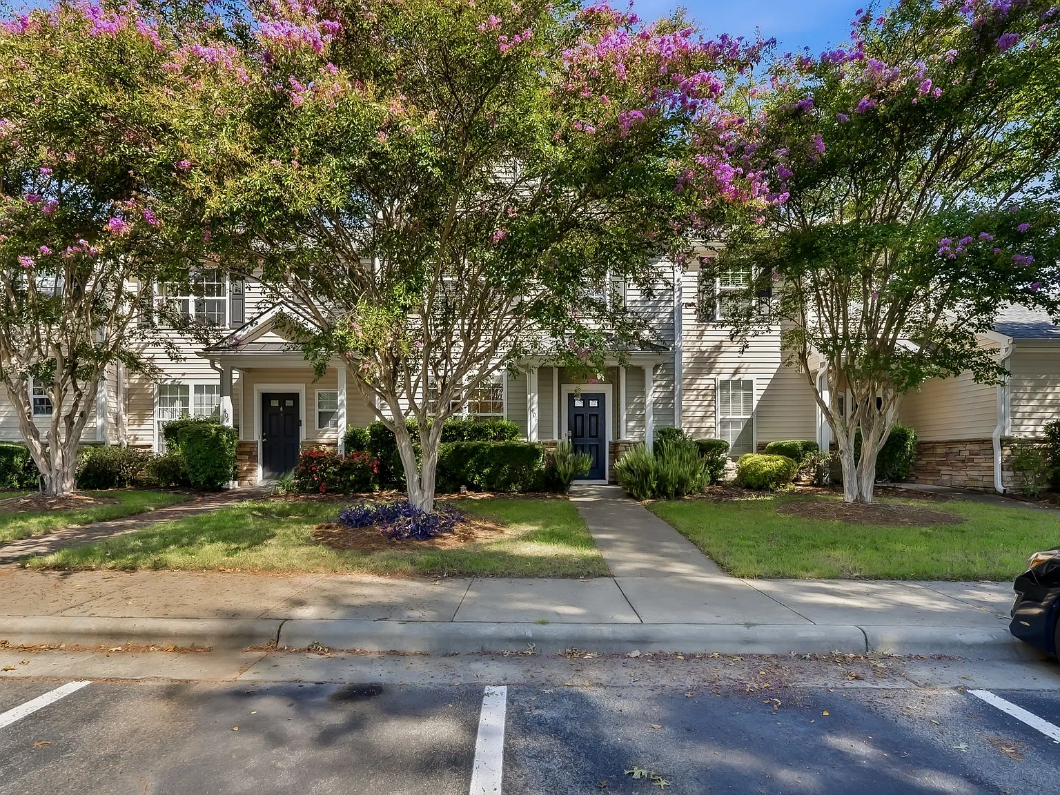 3 bed, 2.5 bath, $1,875 — Photo 2