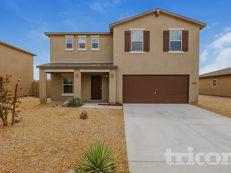 227 W Watson Ct — Photo 1