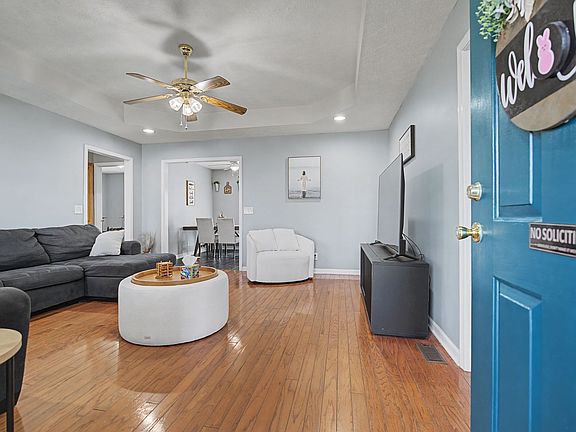 5th image of 76 Providence Rd