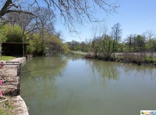 2315 Lakewood Dr, Seguin, TX 78155