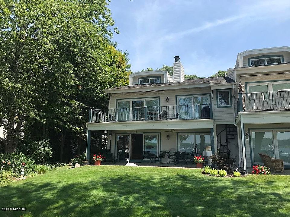 1st image of 515 Lake St #4