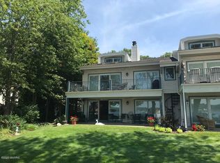 515 Lake St #4, Saugatuck, MI 49453