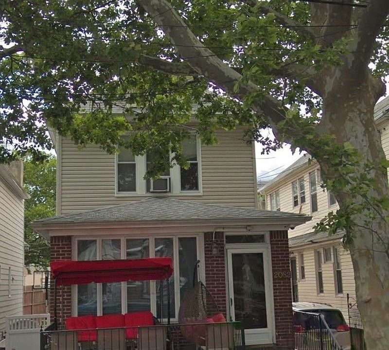 1st image of 2082 E 22nd St