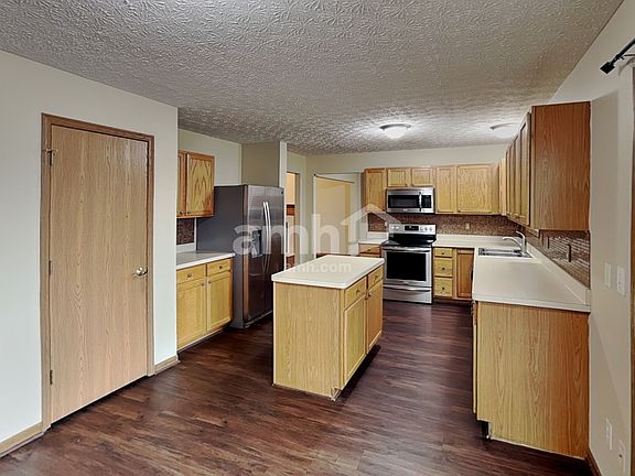 3rd image of 2649 Cross Creek Ave