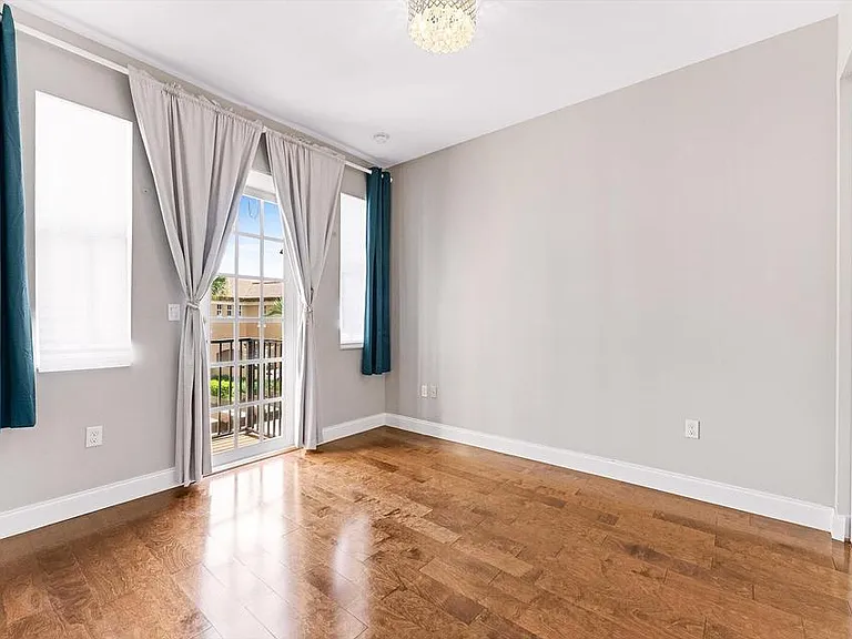 6884 Julia Gardens Dr #0 — Photo 19