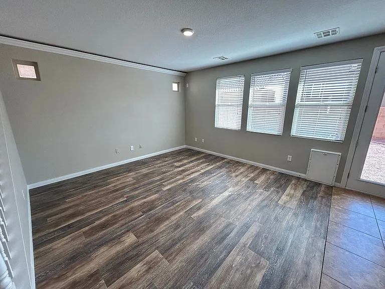 10743 Knickerbocker Ave — Photo 8