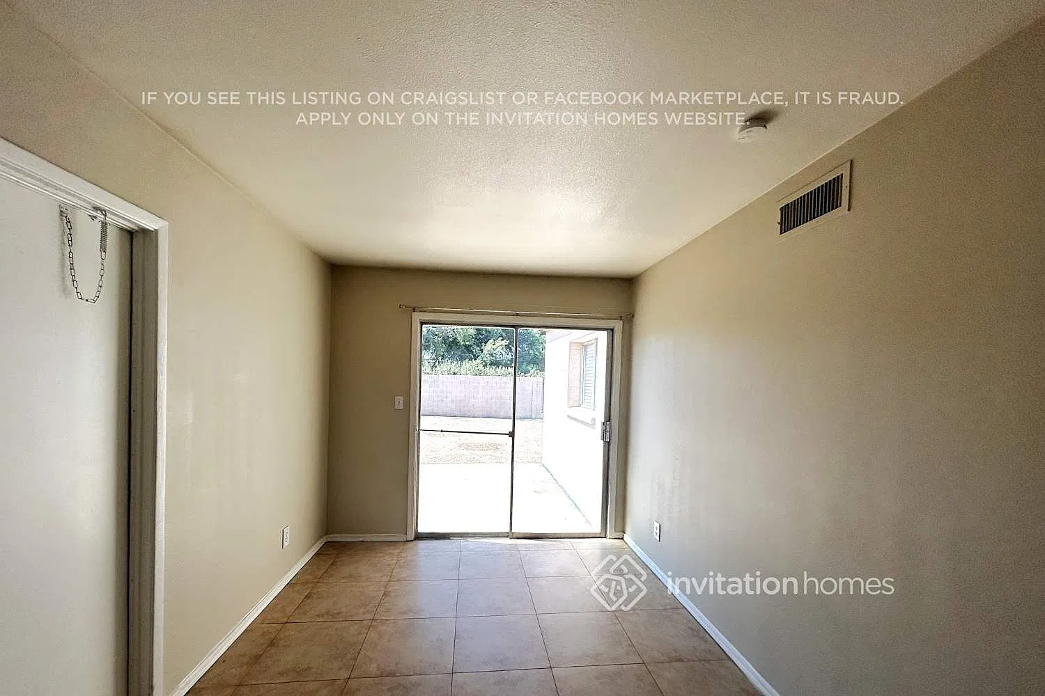 2208 N 48th Dr Phoenix, AZ 85035 — Photo 3