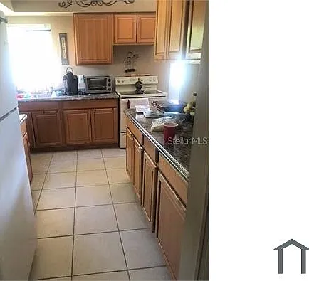 1371 N Normandy Blvd — Photo 6