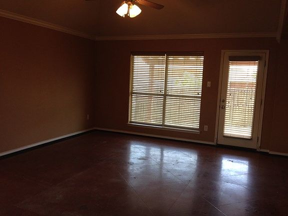 2nd image of 724 Red Elm Ln
