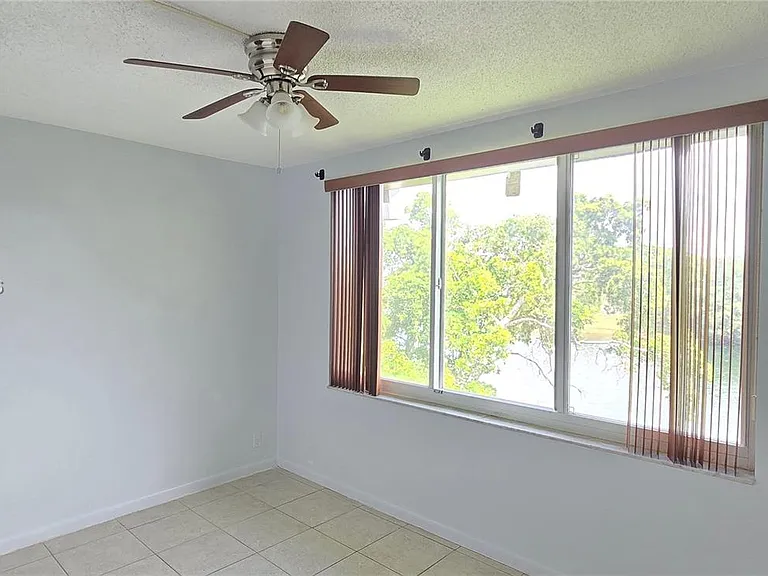 5335 NW 10th Ct #307 — Photo 16