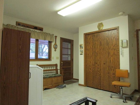5th image of 213 7th St